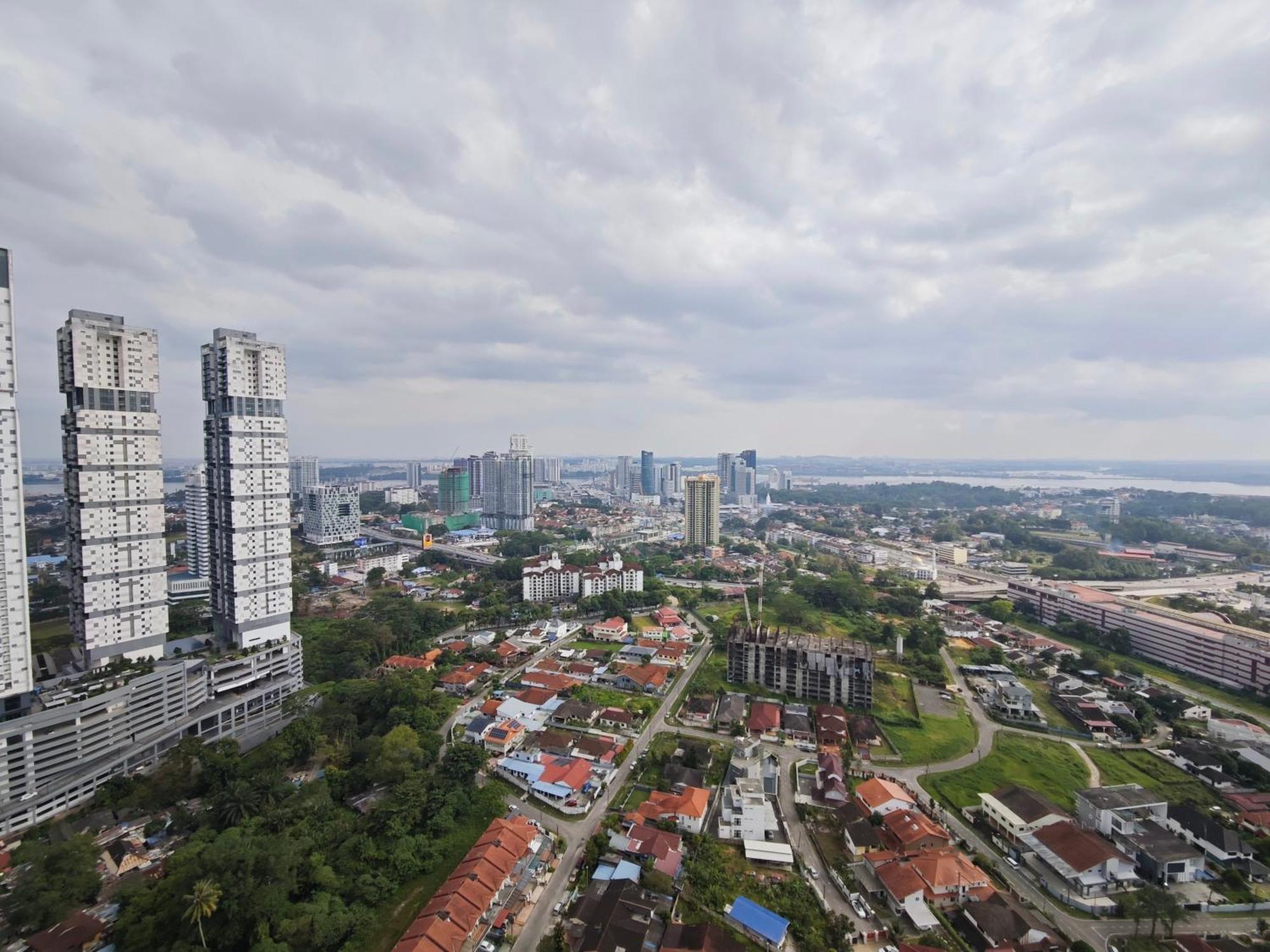 Ais-Kacang Sweet Home Pinnacle Tower Джохор Бахру Екстериор снимка