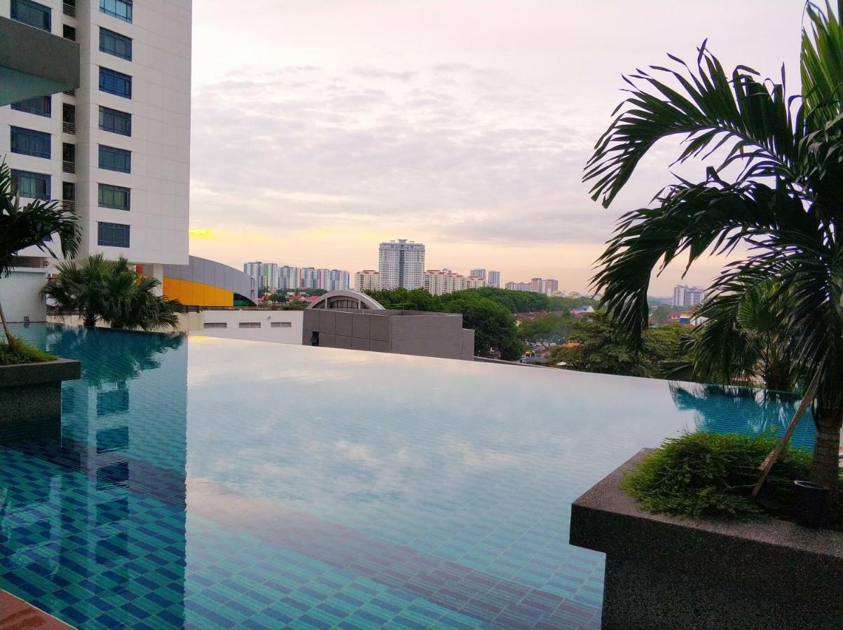 Ais-Kacang Sweet Home Pinnacle Tower Джохор Бахру Екстериор снимка