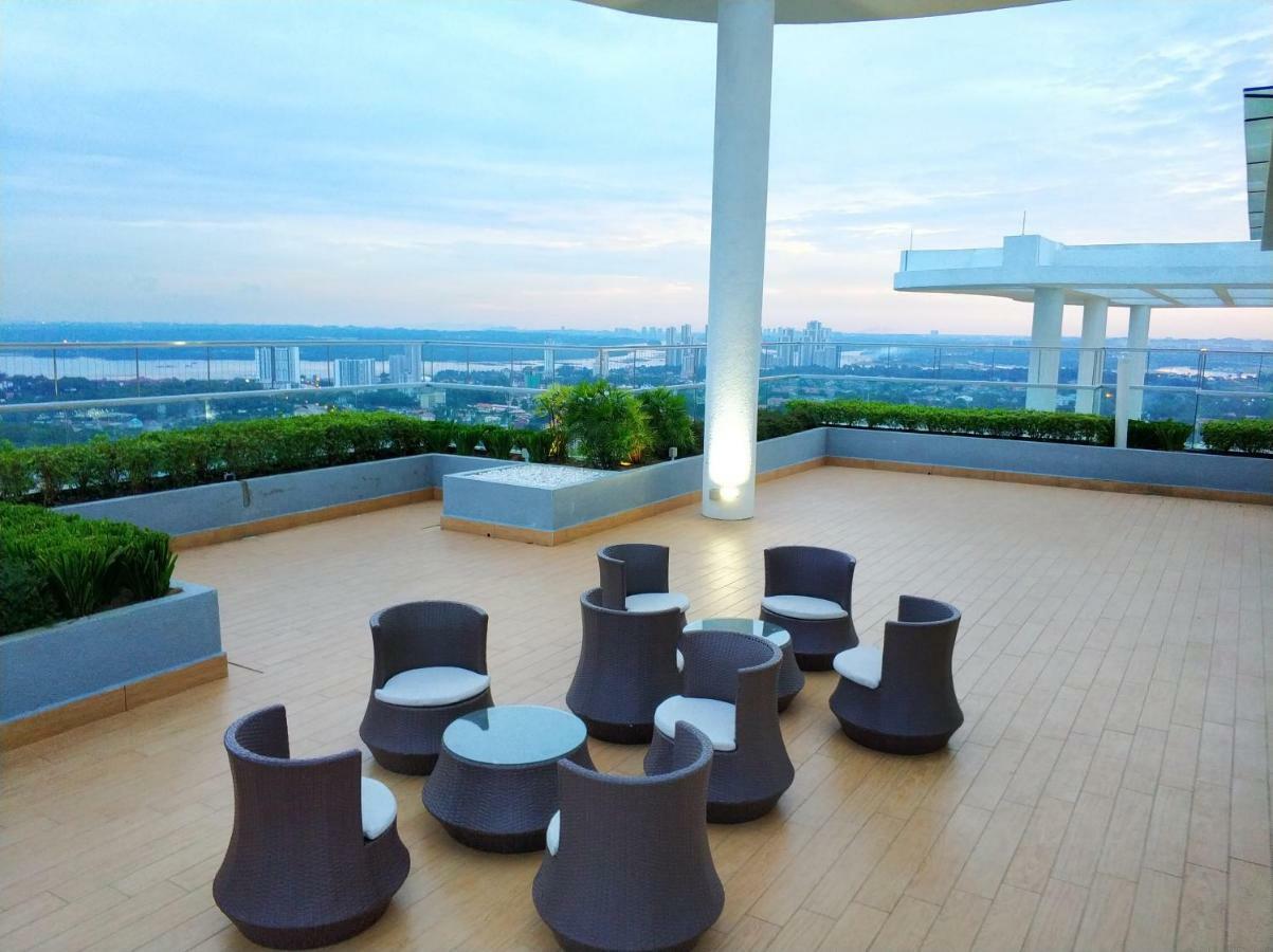 Ais-Kacang Sweet Home Pinnacle Tower Джохор Бахру Екстериор снимка