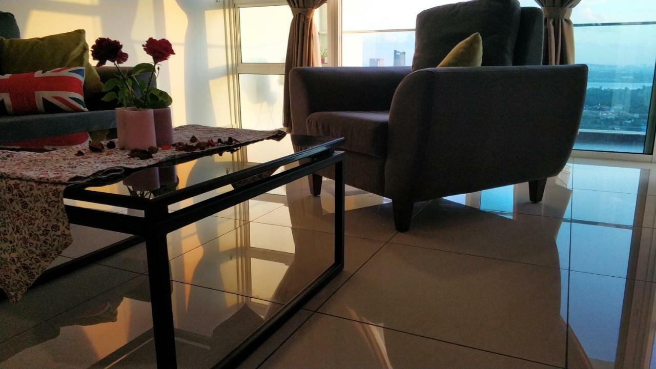 Ais-Kacang Sweet Home Pinnacle Tower Джохор Бахру Екстериор снимка